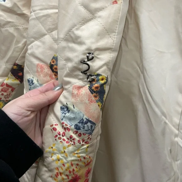 Samantha Sipos Off-White Quilted Sunburst Coat Size XS